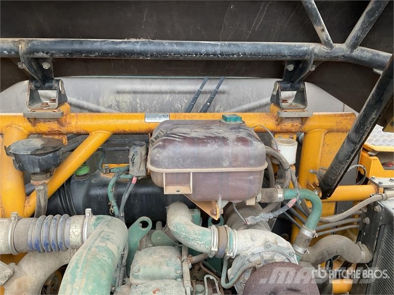 Volvo A25D Zglobni demperji