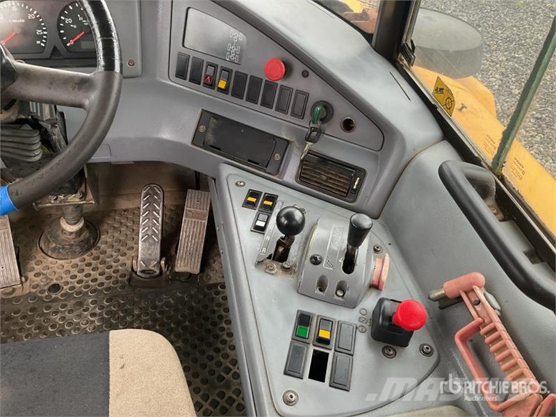 Volvo A25D Zglobni demperji
