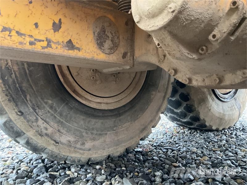 Volvo A25D Zglobni demperji