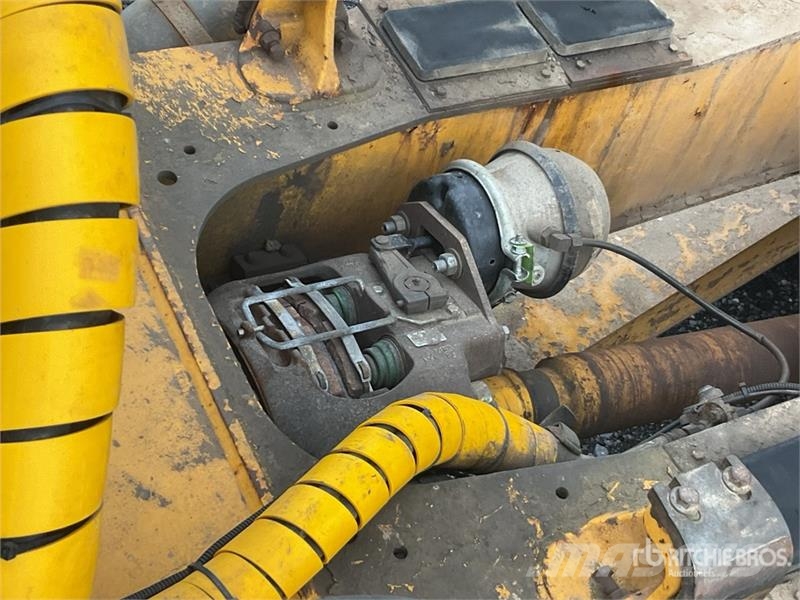 Volvo A25D Zglobni demperji