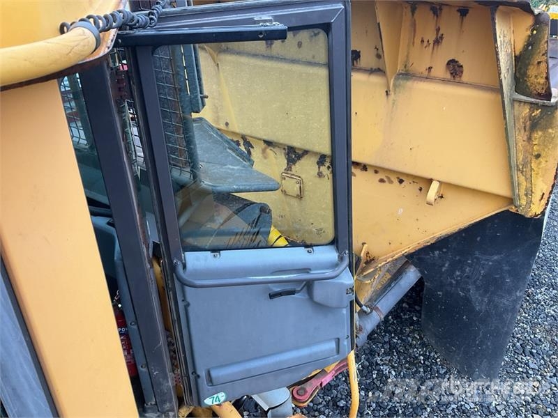 Volvo A25D Zglobni demperji