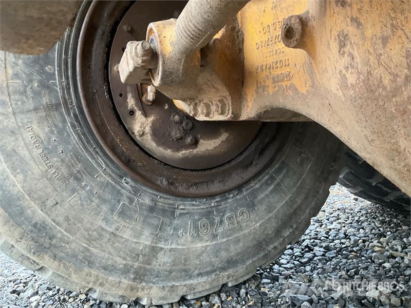 Volvo A25D Zglobni demperji