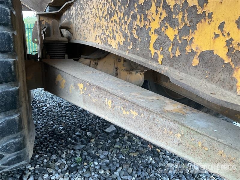 Volvo A25D Zglobni demperji