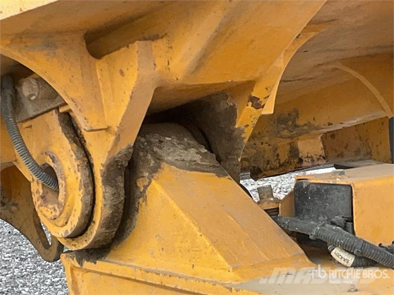Volvo A25E Liigendraamiga pinnaseveokid