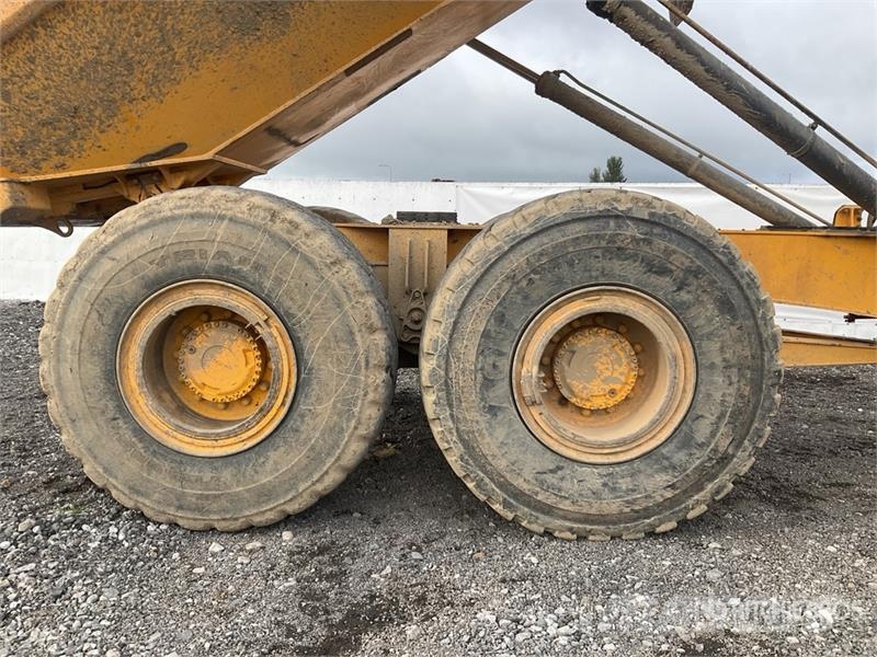 Volvo A25E Liigendraamiga pinnaseveokid