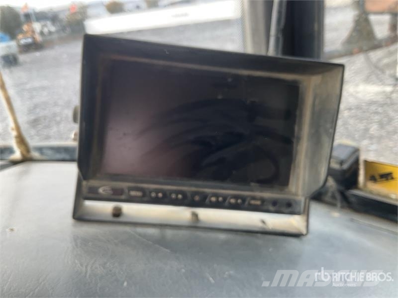 Volvo A25E Liigendraamiga pinnaseveokid