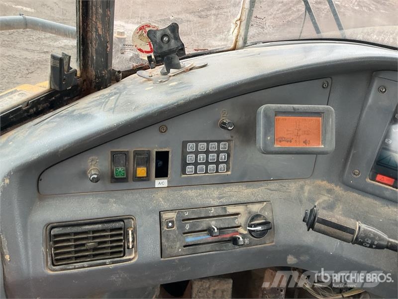Volvo A25E Terrængående lastbiler