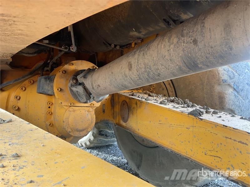 Volvo A25E Liigendraamiga pinnaseveokid