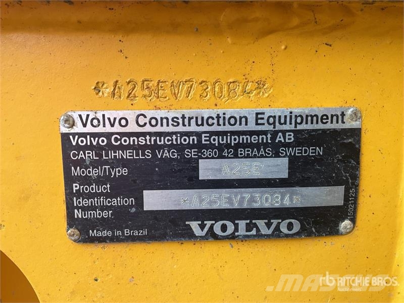 Volvo A25E Liigendraamiga pinnaseveokid
