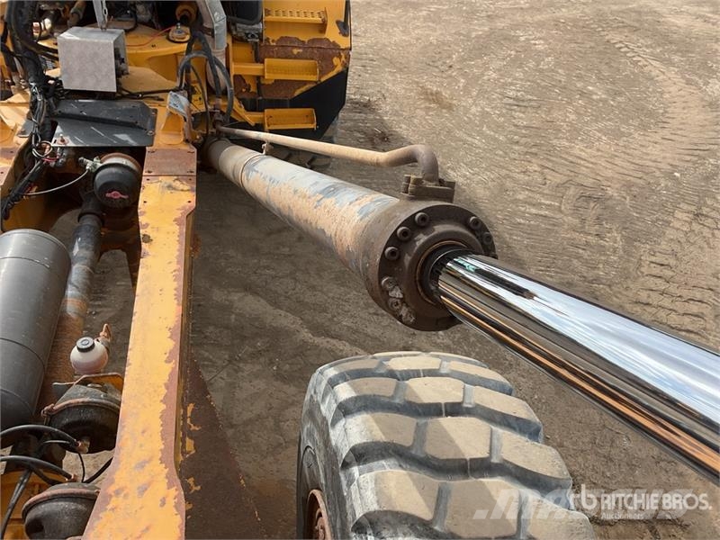Volvo A25E Dumper - Knickgelenk