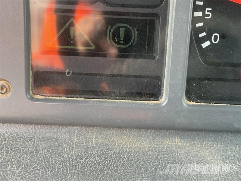 Volvo A25E Liigendraamiga pinnaseveokid