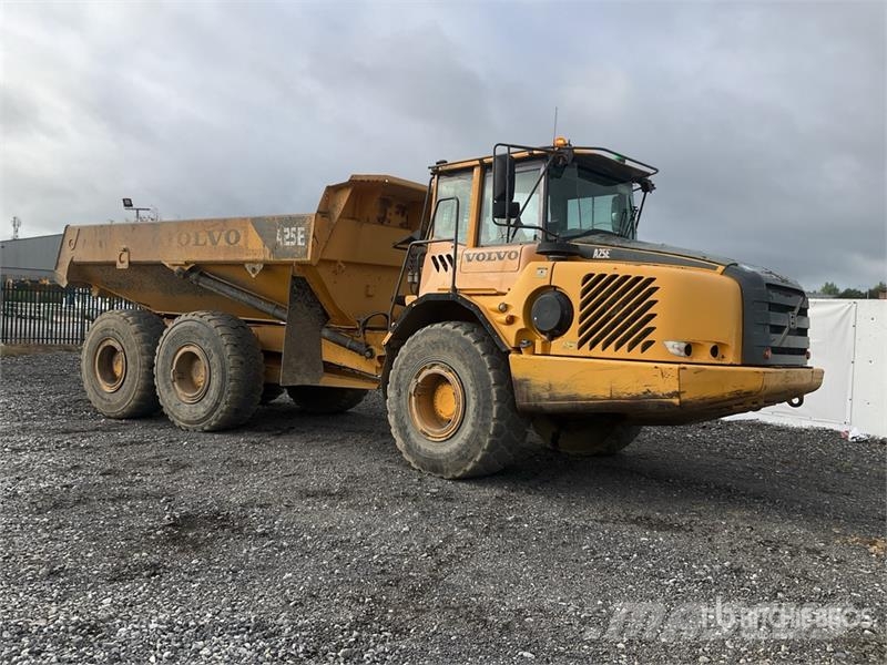 Volvo A25E Liigendraamiga pinnaseveokid