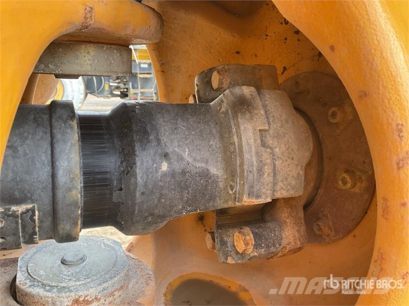 Volvo A25E Dumper - Knickgelenk