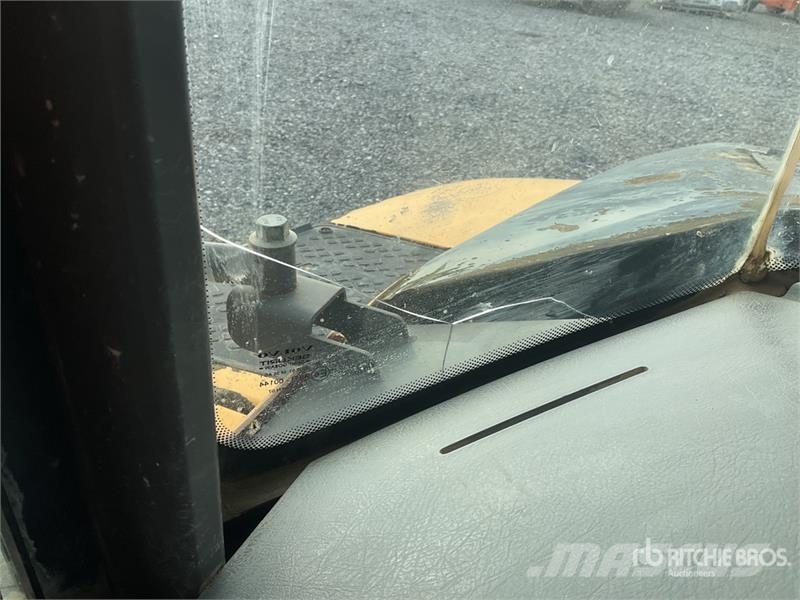 Volvo A25E Liigendraamiga pinnaseveokid