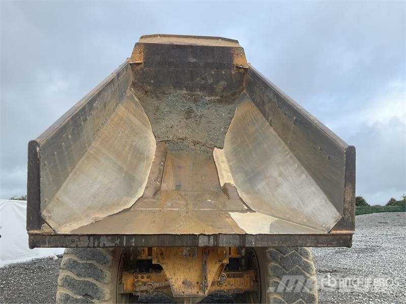 Volvo A25E Liigendraamiga pinnaseveokid