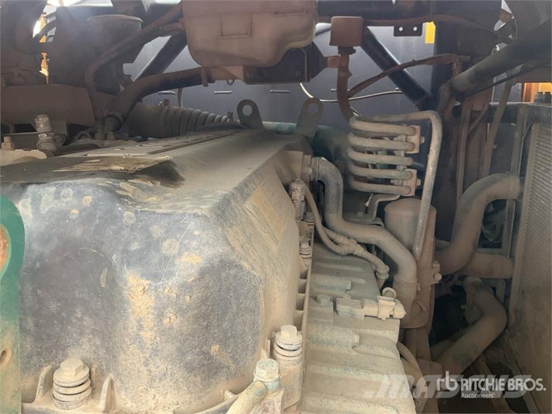Volvo A25E Liigendraamiga pinnaseveokid