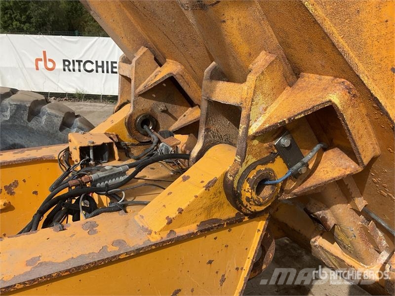 Volvo A25E Dumper - Knickgelenk