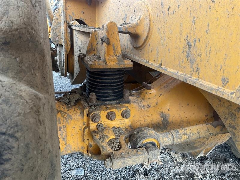 Volvo A25E Liigendraamiga pinnaseveokid