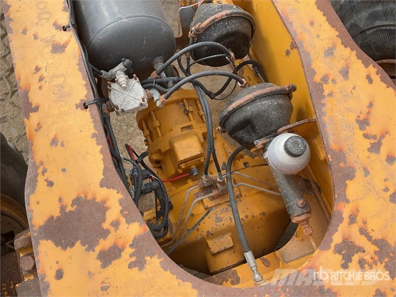 Volvo A25E Dumper - Knickgelenk