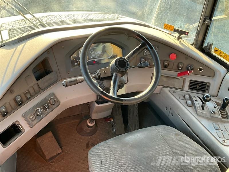 Volvo A40F Liigendraamiga pinnaseveokid