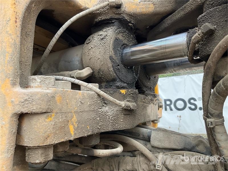 Volvo BL71 لوادر ذات جرافات عكسية