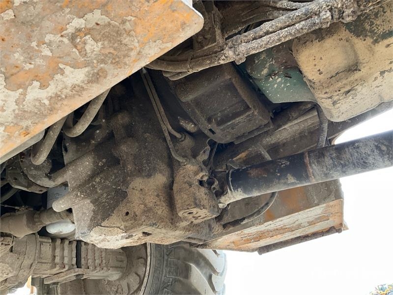 Volvo BL71 لوادر ذات جرافات عكسية
