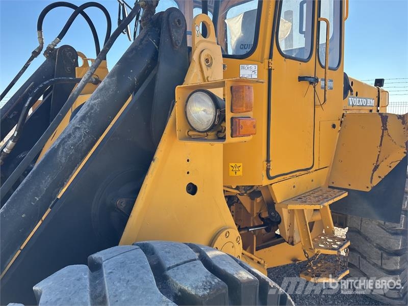 Volvo BM L70 Wheel Loader لوادر بعجل