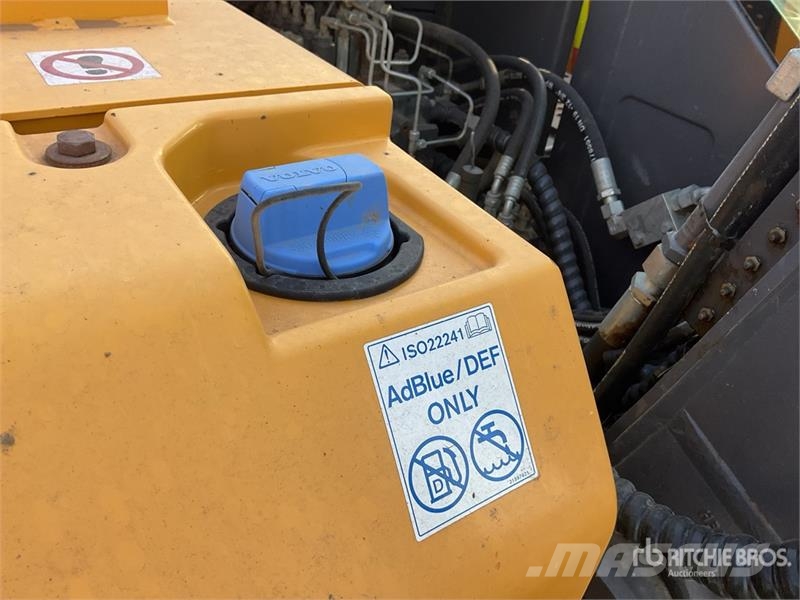 Volvo EC140EL 대형 굴삭기 29톤 이상