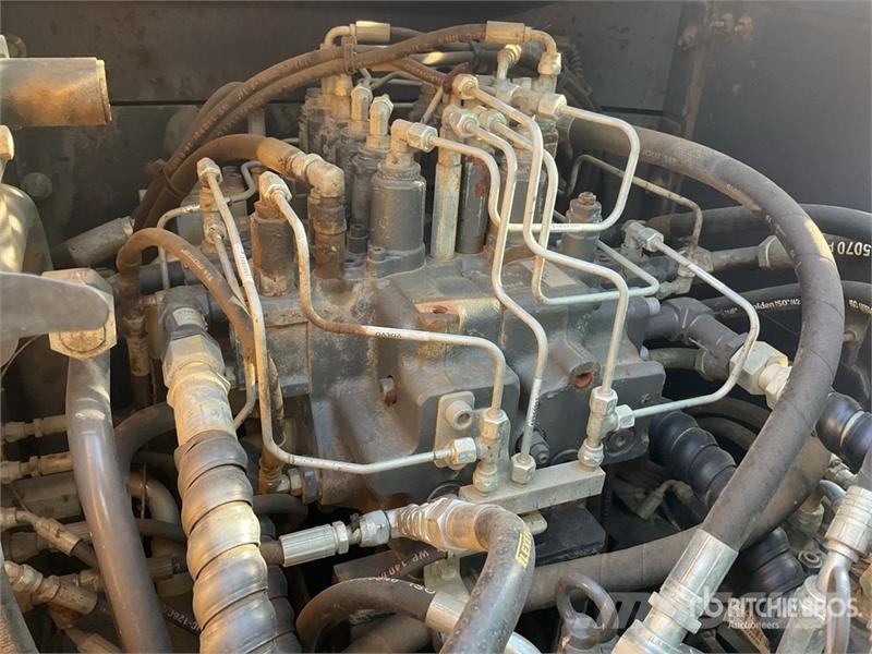 Volvo EC140EL 대형 굴삭기 29톤 이상