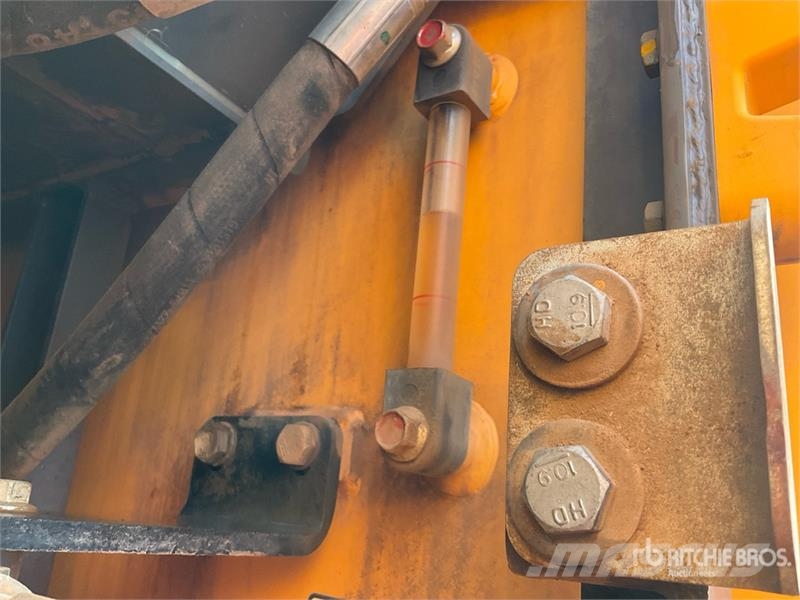 Volvo EC140EL Raupenbagger