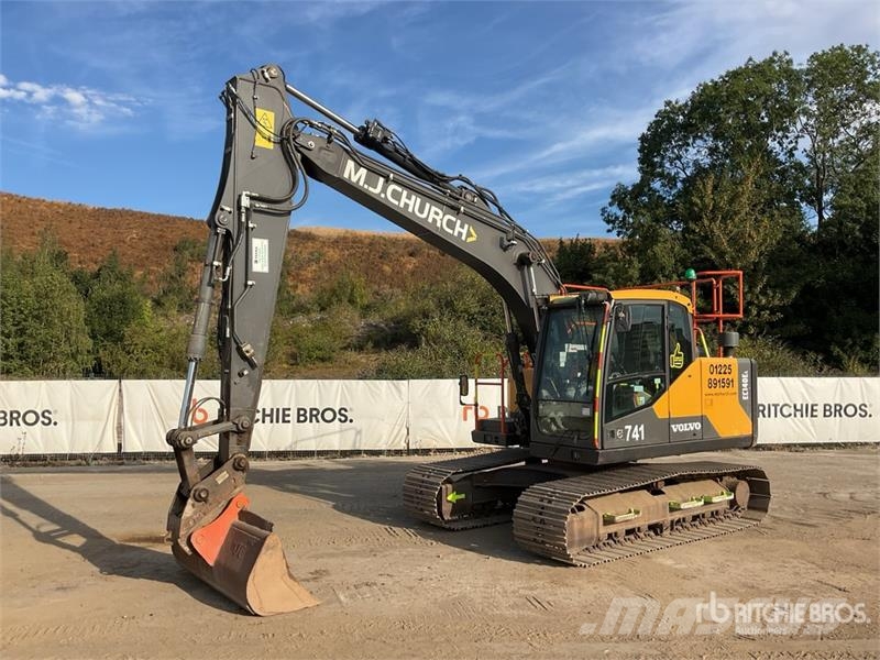 Volvo EC140EL 대형 굴삭기 29톤 이상