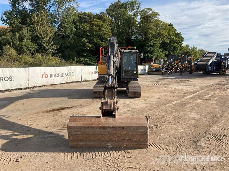 Volvo EC140EL 대형 굴삭기 29톤 이상