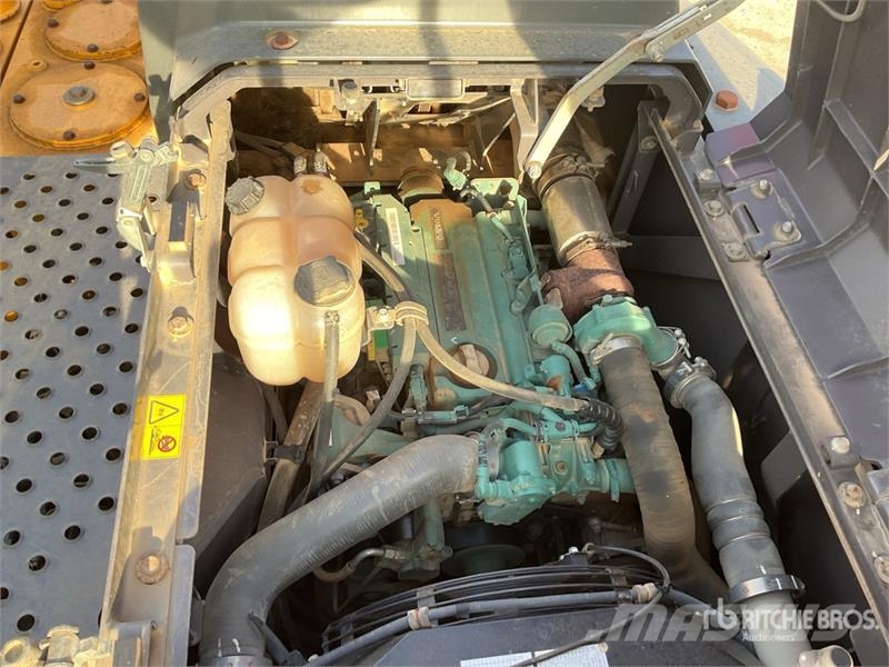Volvo EC140EL 대형 굴삭기 29톤 이상