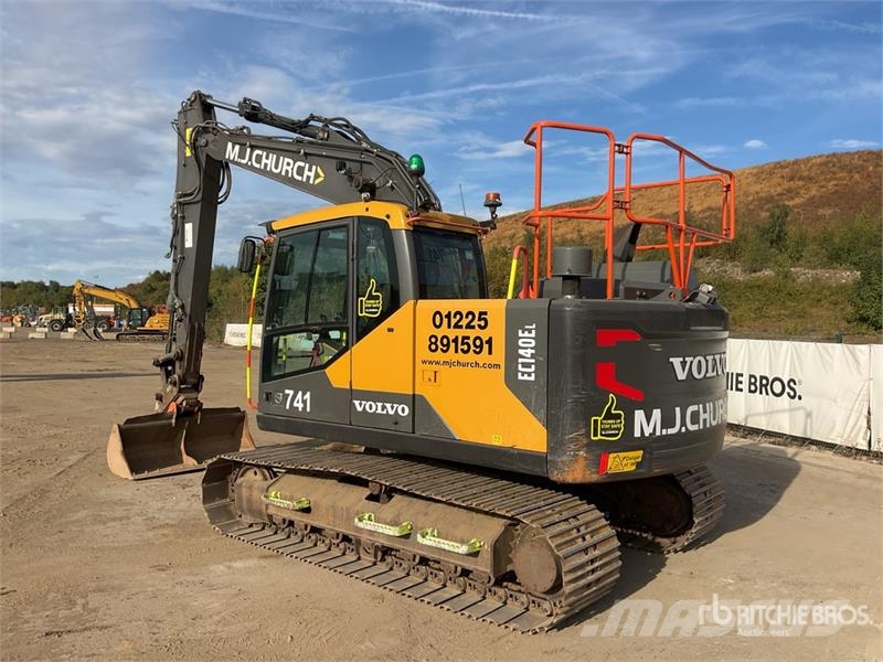 Volvo EC140EL 대형 굴삭기 29톤 이상