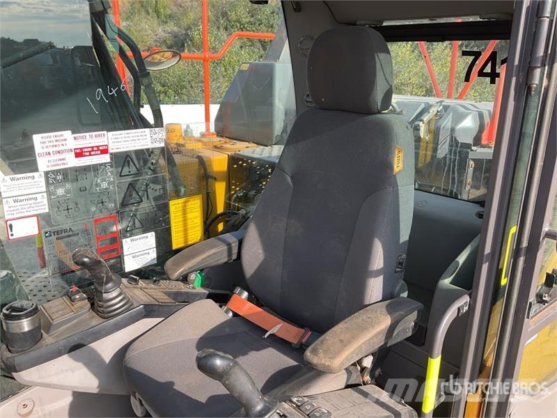 Volvo EC140EL 대형 굴삭기 29톤 이상
