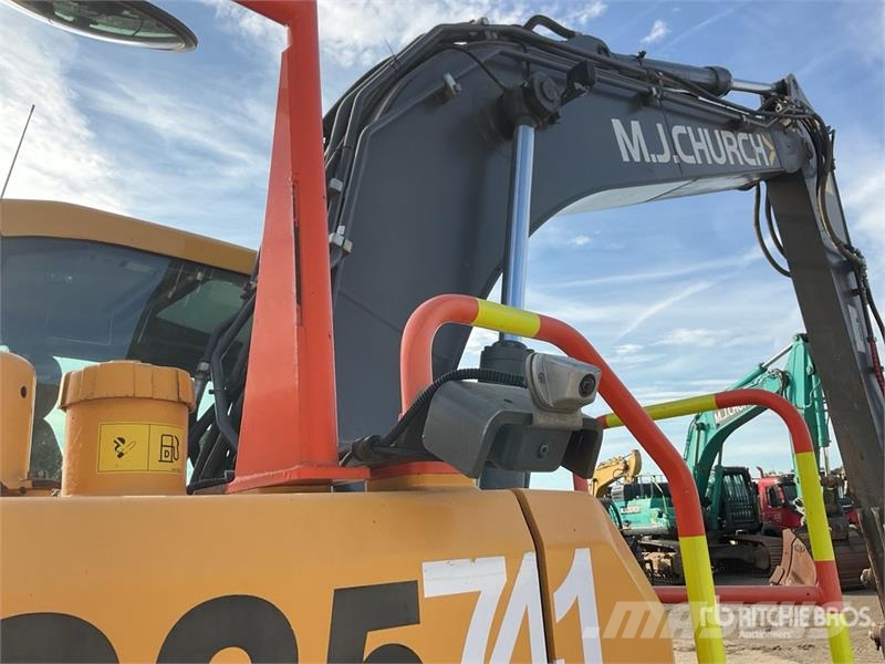 Volvo EC140EL 대형 굴삭기 29톤 이상