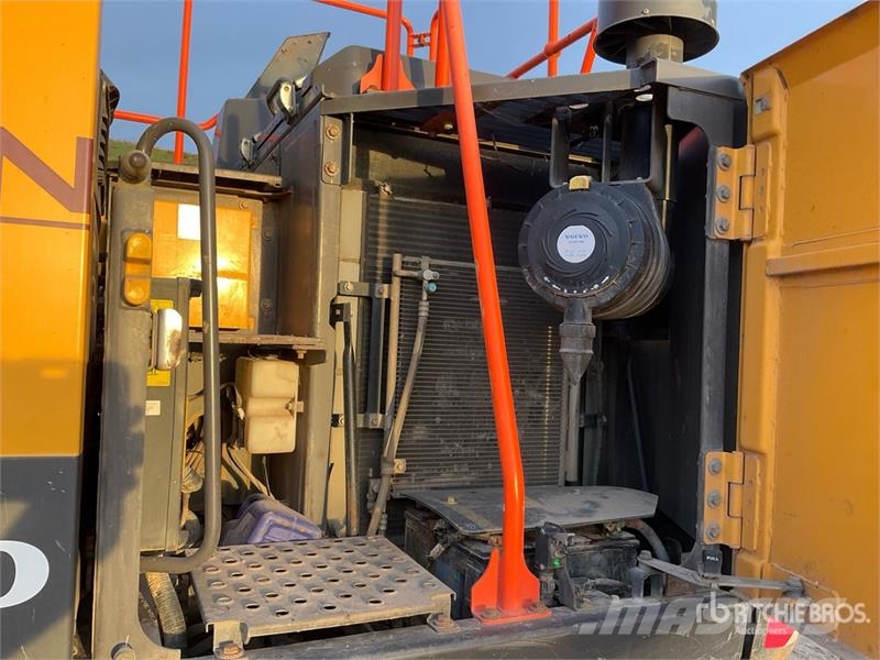Volvo EC140EL Kāpurķēžu ekskavatori