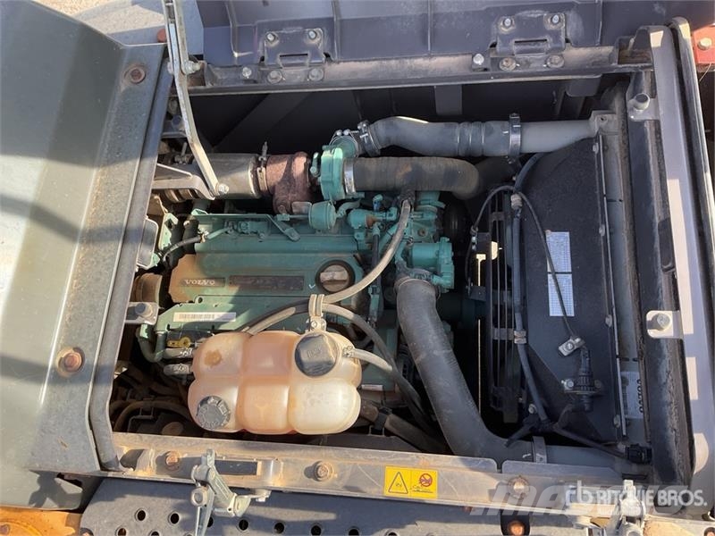 Volvo EC140EL 대형 굴삭기 29톤 이상