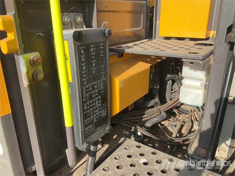 Volvo EC140EL 대형 굴삭기 29톤 이상