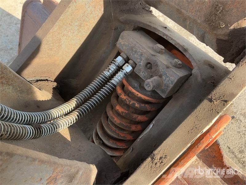 Volvo EC140EL 대형 굴삭기 29톤 이상