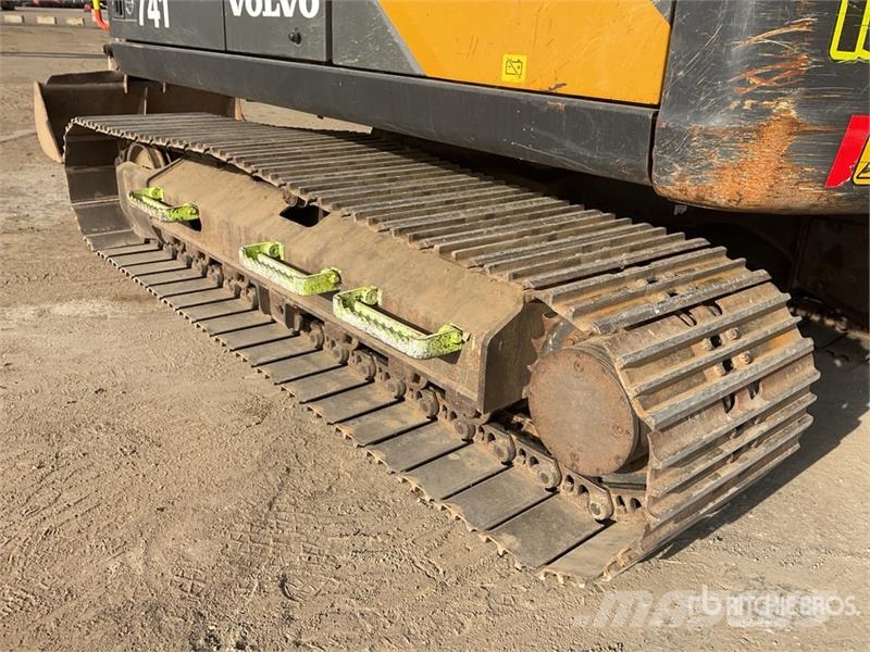 Volvo EC140EL 대형 굴삭기 29톤 이상