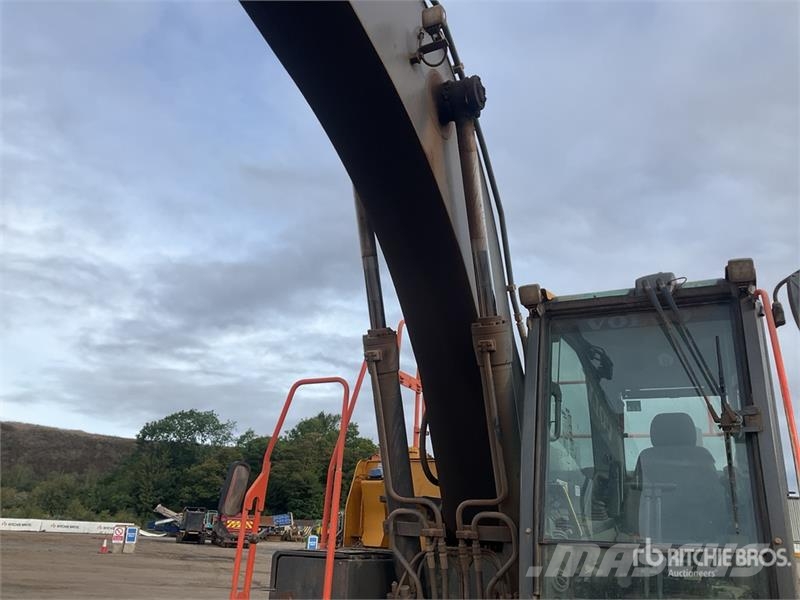 Volvo EC200EL Tracked Excavator 대형 굴삭기 29톤 이상