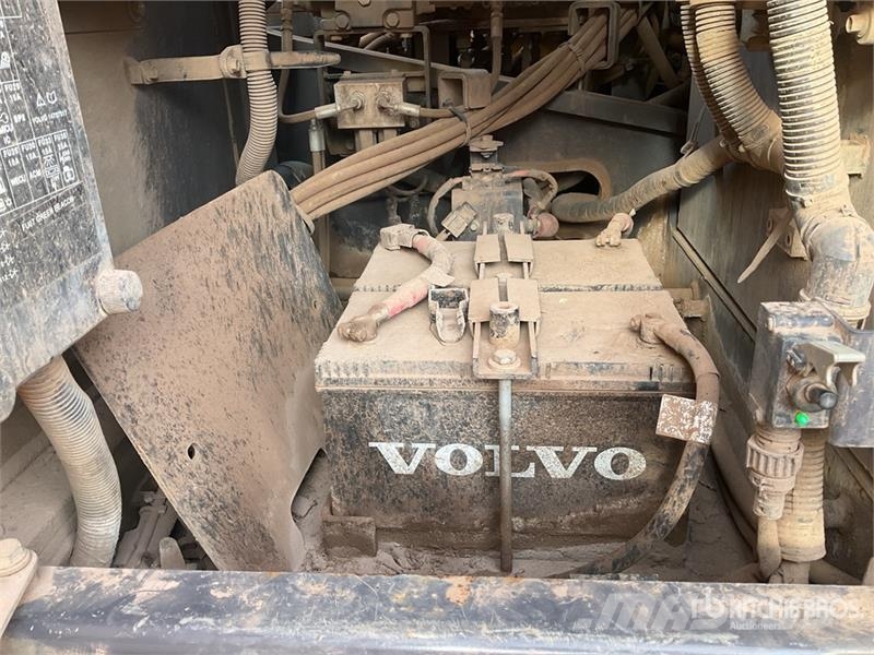 Volvo EC200EL Tracked Excavator 대형 굴삭기 29톤 이상
