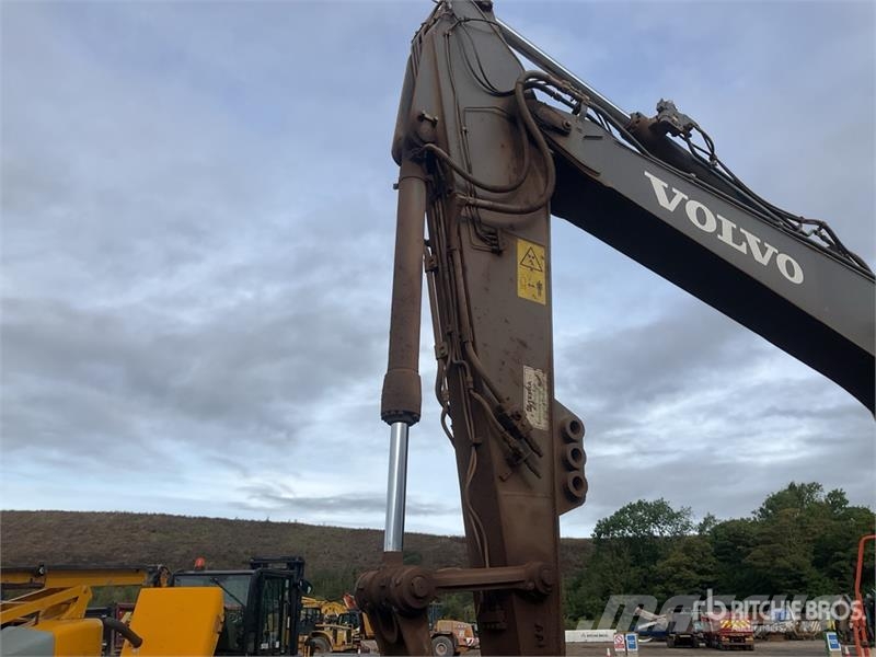 Volvo EC200EL Tracked Excavator 대형 굴삭기 29톤 이상