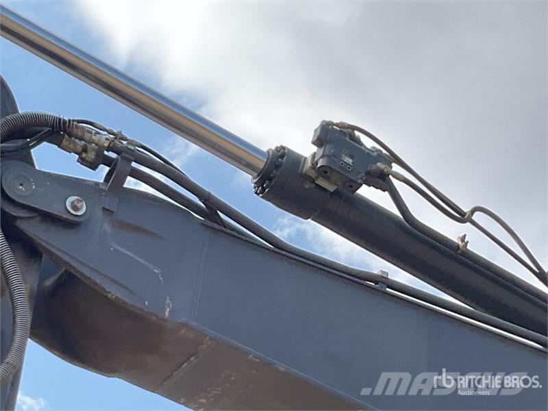 Volvo EC220EL 대형 굴삭기 29톤 이상
