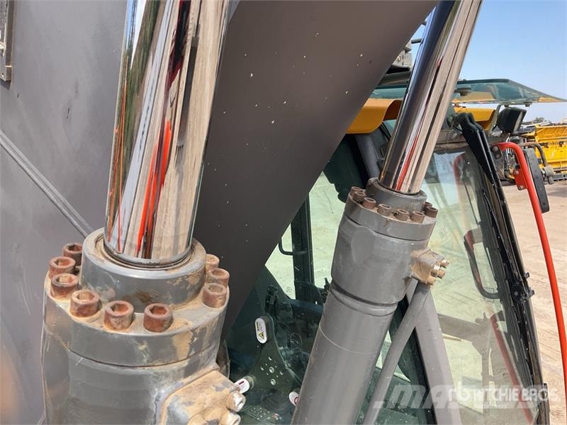 Volvo EC220EL 대형 굴삭기 29톤 이상