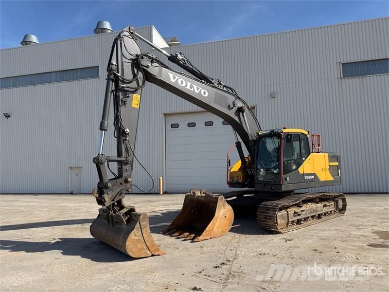 Chenilles larges pour pelle à chenille VOLVO EC220E AT115 AT-COLLECTION