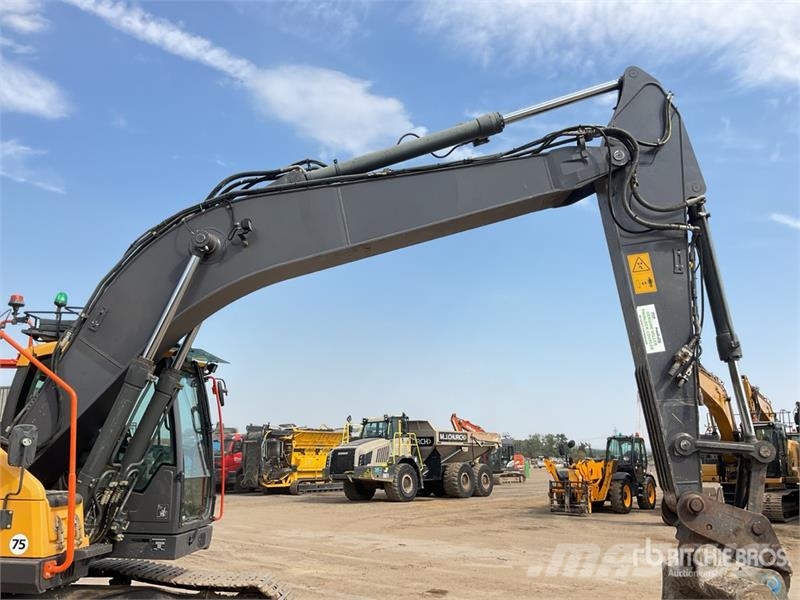 Volvo EC220EL 대형 굴삭기 29톤 이상