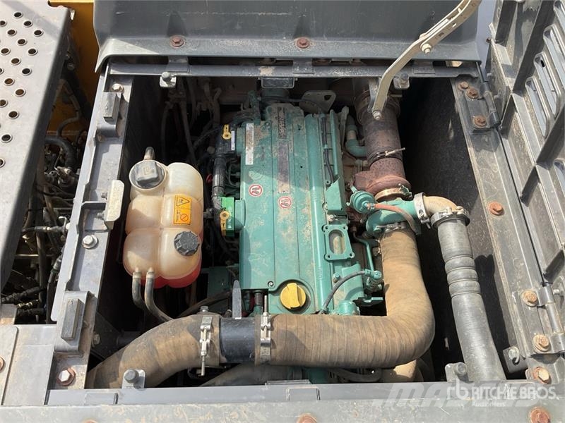 Volvo EC220EL 대형 굴삭기 29톤 이상
