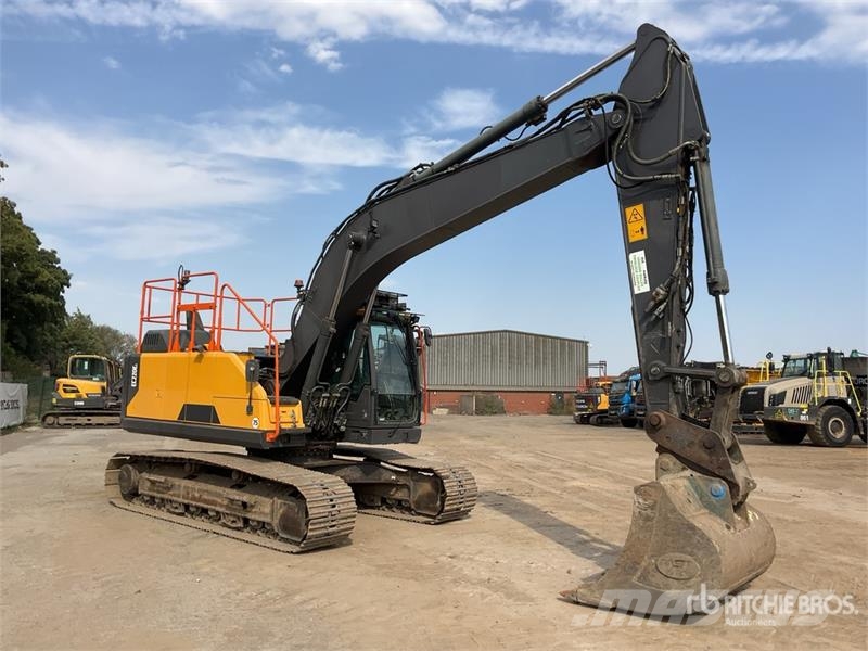 Volvo EC220EL 대형 굴삭기 29톤 이상